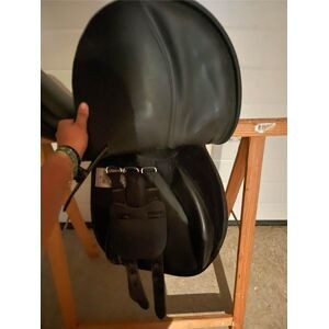 selle fouganza noir synthétique