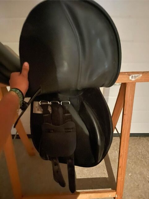 selle fouganza noir synthétique