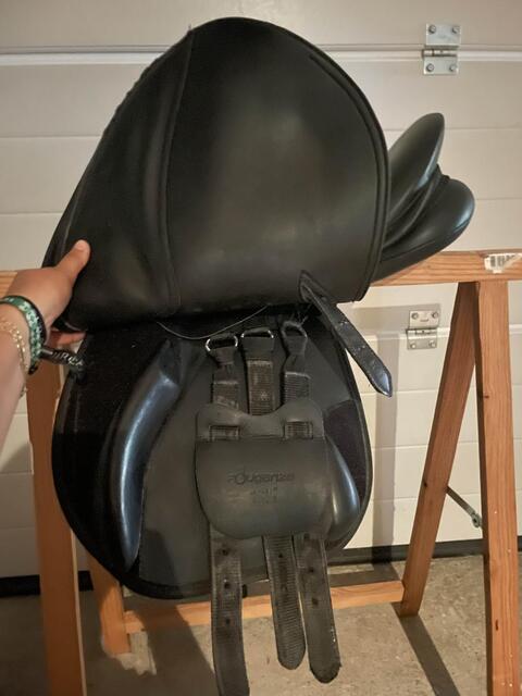 selle fouganza noir synthétique
