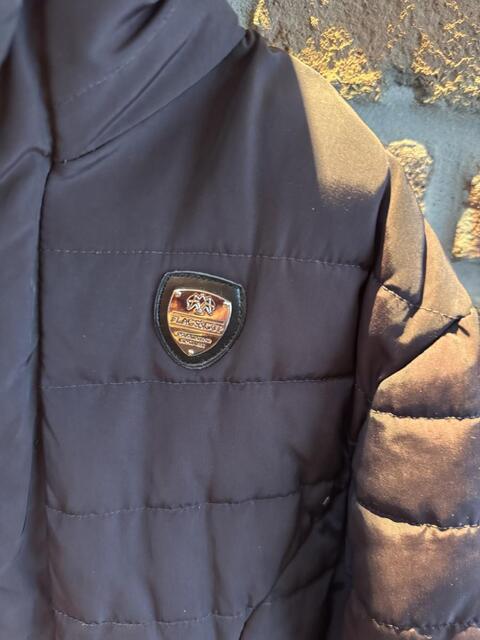 Veste flags and cup prune
