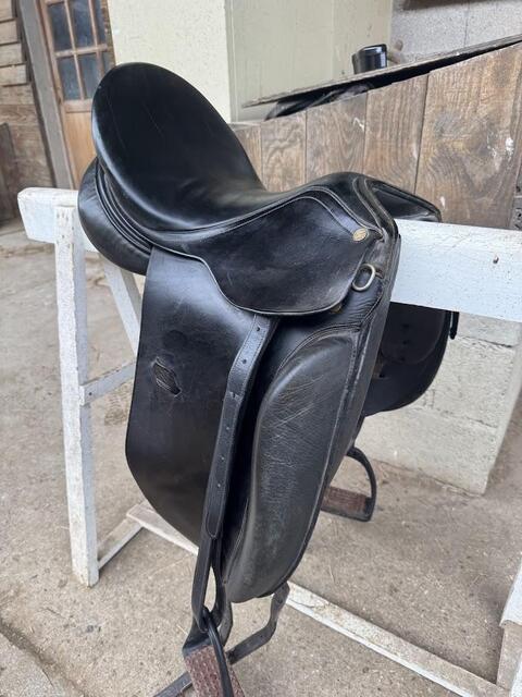 Selle de dressage - Henri de Rivel