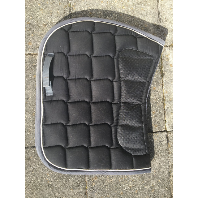 Tapis fouganza noir , avec gripp
