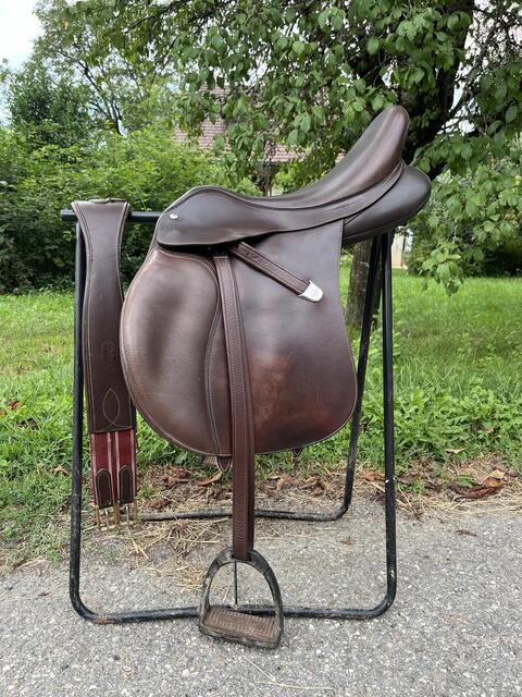 Selle Bates marron 17''