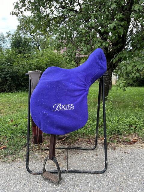Selle Bates marron 17''