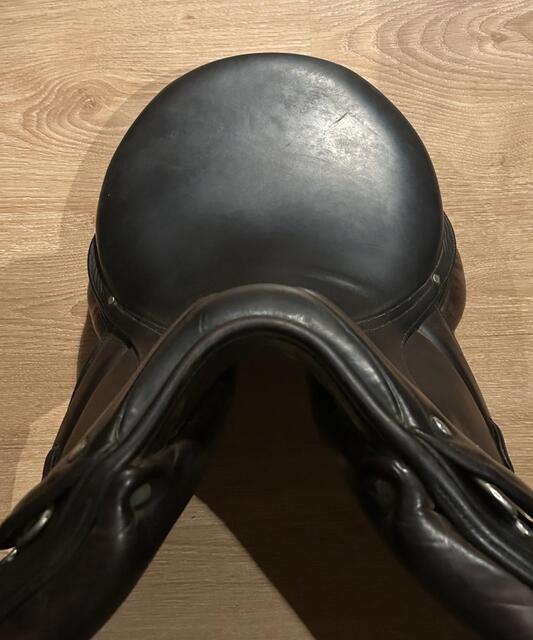 Selle de dressage Devoucoux