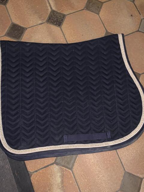 tapis bleu marine