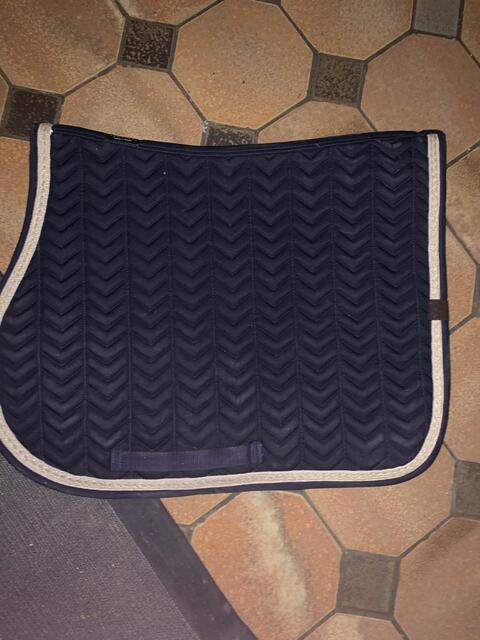 tapis bleu marine