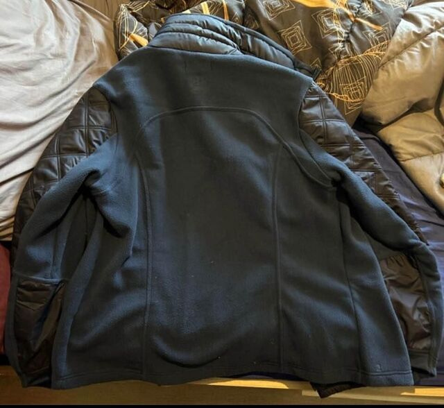 pull bleu marine