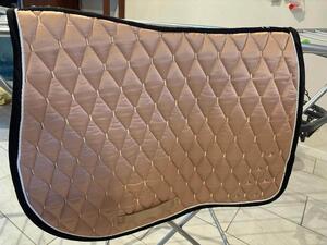 tapis rose fouganza