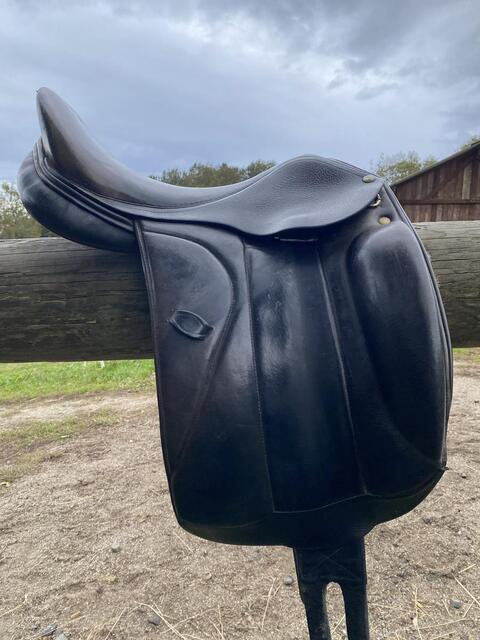 Selle de dressage