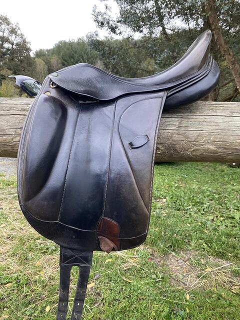Selle de dressage