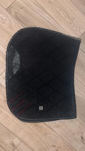 tapis gem noir