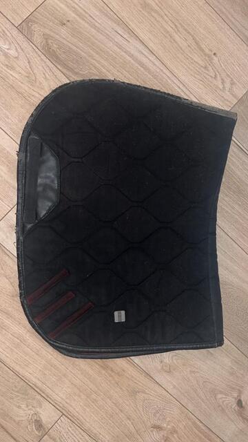 tapis gem noir