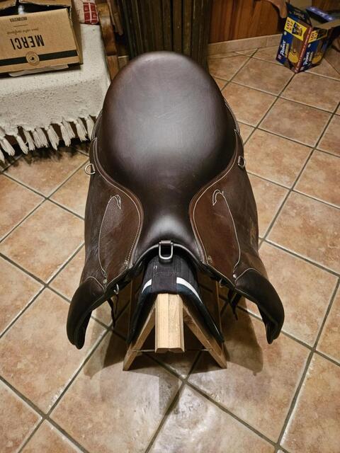 Selle TREC de marque Forestier.