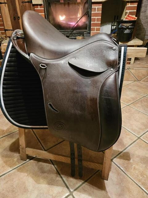 Selle TREC de marque Forestier.