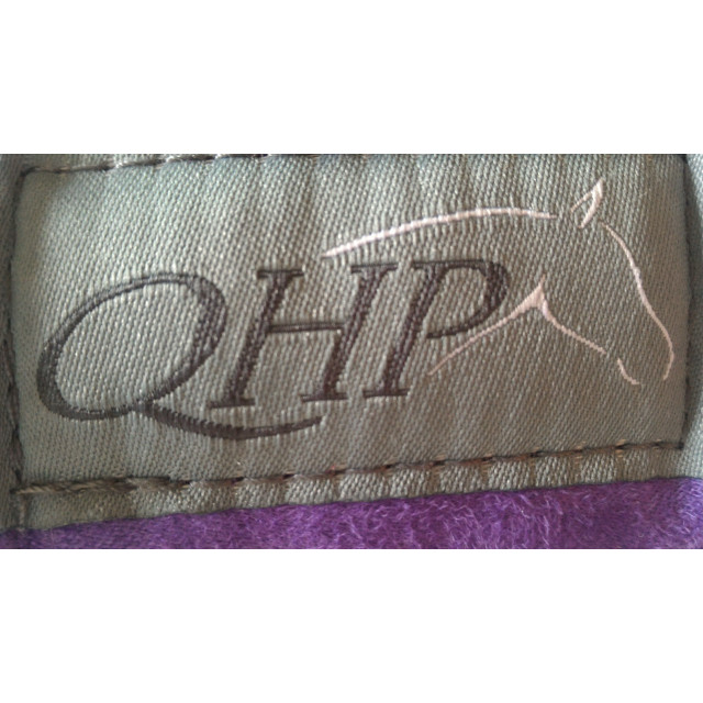Tapis mauve QHP