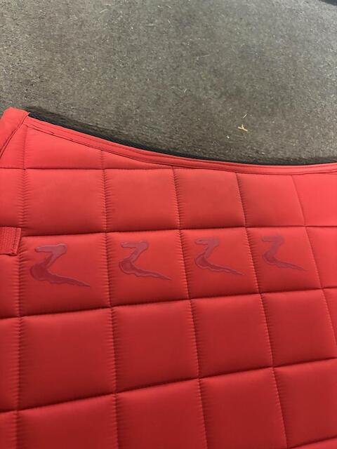 tapis horze rouge