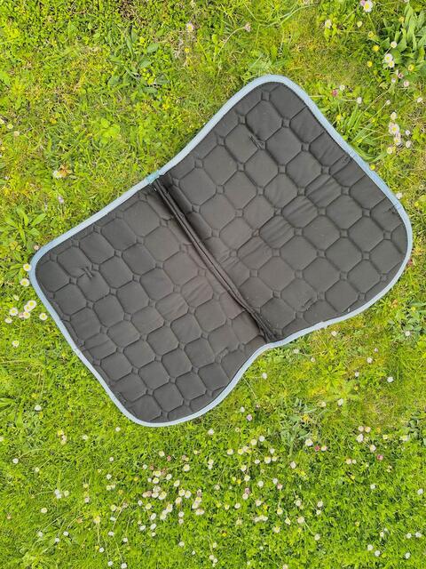 Tapis de selle Essential Felix Bühler bleu ciel