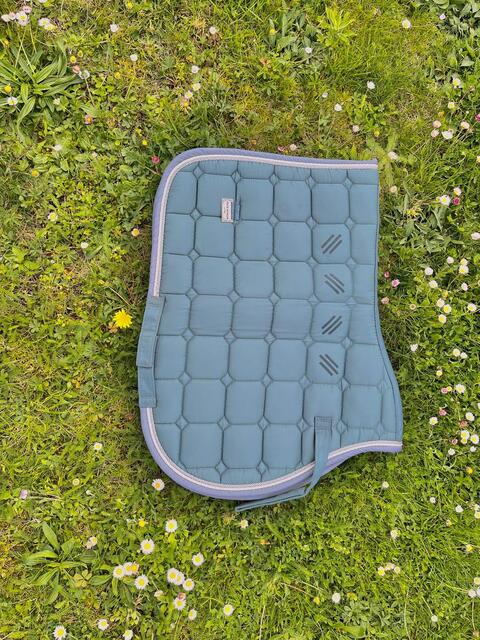 Tapis de selle Essential Felix Bühler bleu ciel