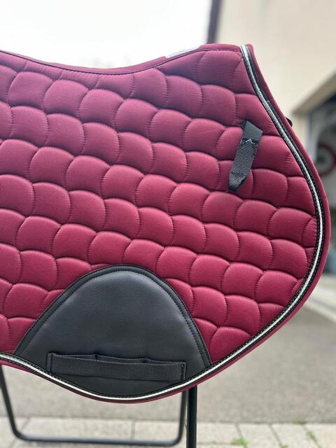 Tapis bordeaux Equitheme