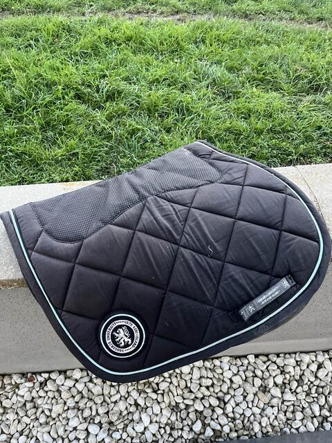 Tapis fouganza noir