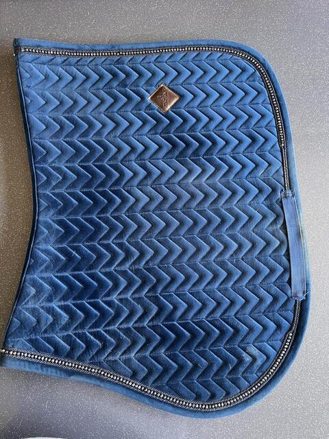 tapis kentucky velvet pearl bleu marine