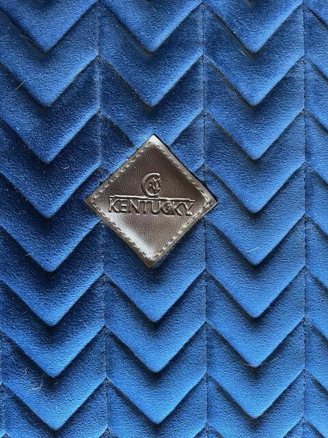 tapis kentucky velvet pearl bleu marine