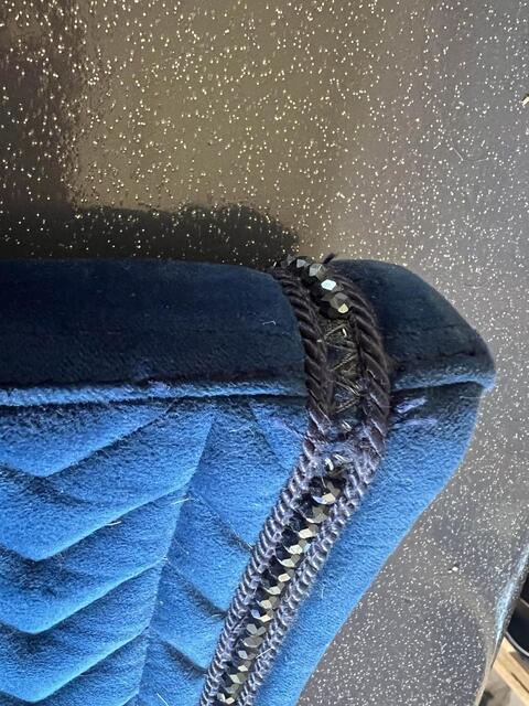 tapis kentucky velvet pearl bleu marine