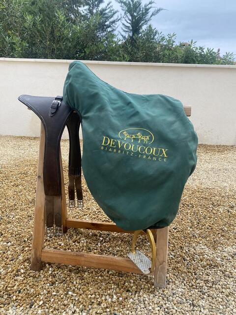 Sellé devoucoux 17,5
