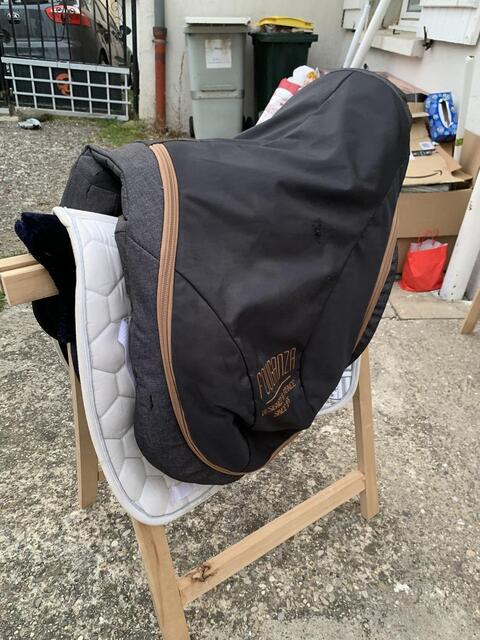 Selle de dressage K DENCE prestige Italia 17 pouces