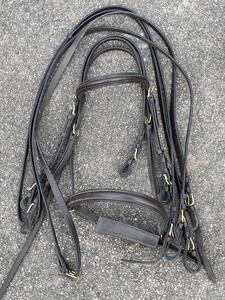 bride poney marron foncé