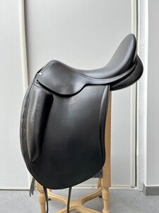 Selle de dressage Aulion 17”