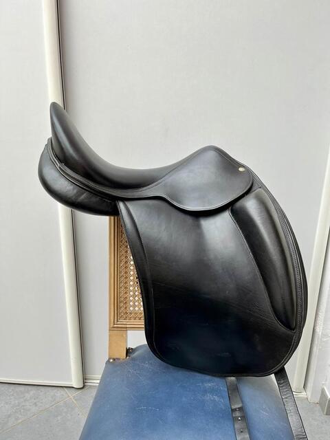 Selle de dressage Aulion 17”
