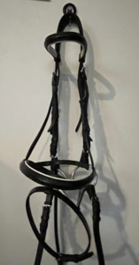 Filet USG noir avec liseré blanc taille cob avec mors 12.5