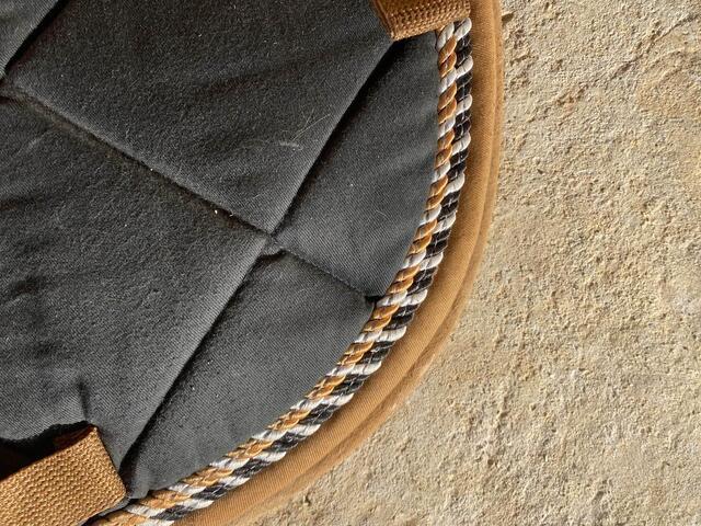 Ensemble tapis et amortisseur