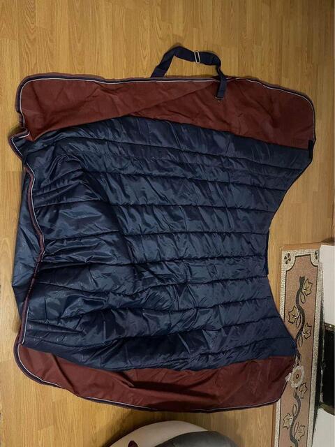 Couverture bordeaux/marine en taille 155 en 450g