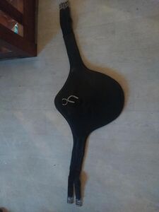 bavette cuir noire