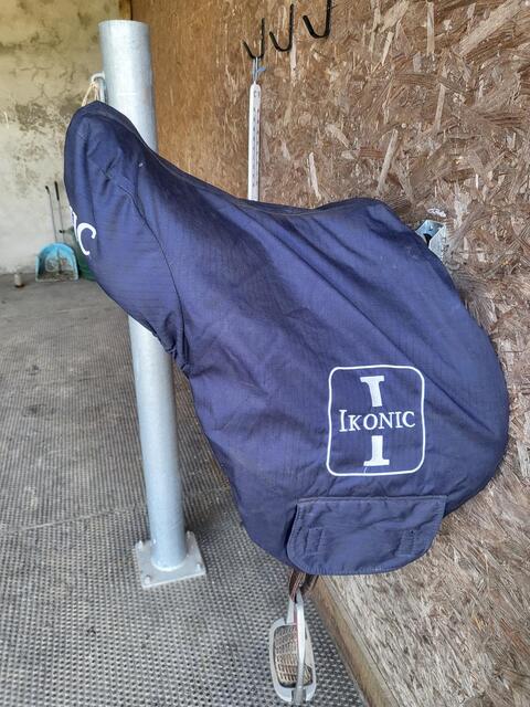 Selle Ikonic