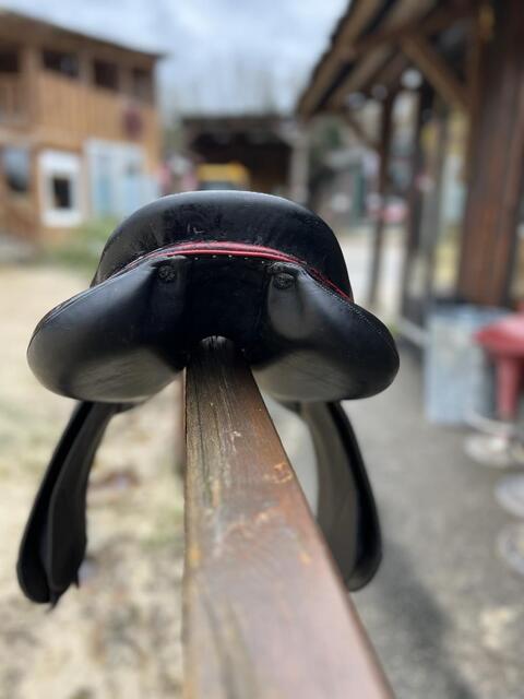 Selle devoucoux noire