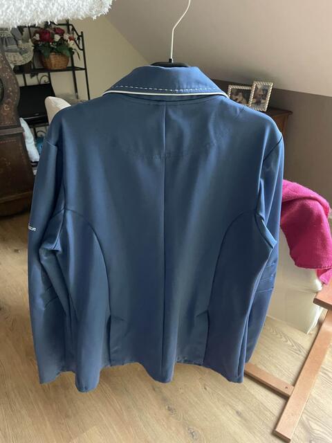 veste de concours bleue