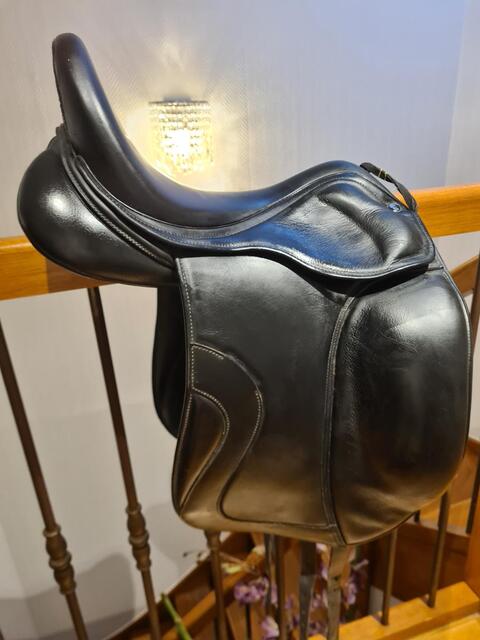 SELLE DE DRESSAGE KINGSLEY