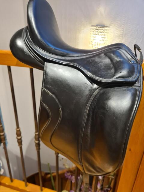 SELLE DE DRESSAGE KINGSLEY