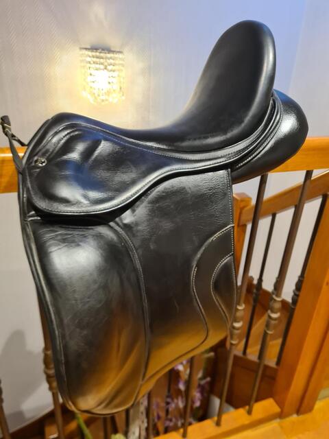 SELLE DE DRESSAGE KINGSLEY