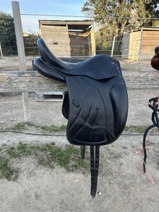 Selle de dressage