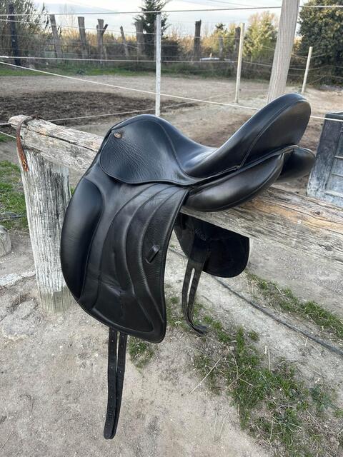 Selle de dressage