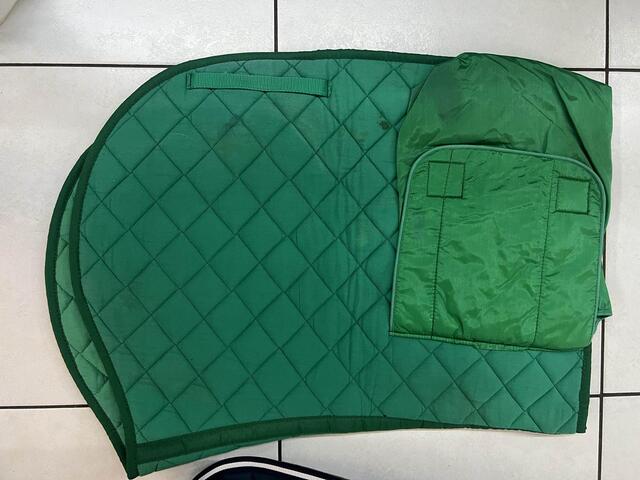 tapis vert avec poche