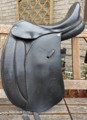 Selle de dressage (17 pouce)