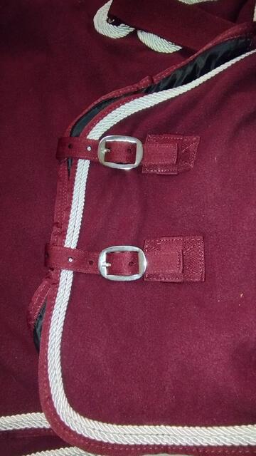 Couverture cheval bordeaux