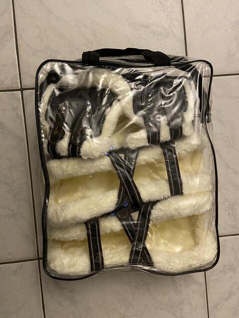 Ensemble guêtres et protèges boulets cuirs et mouton noirs