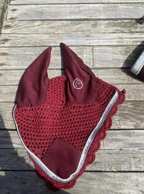 Tapis + bonnet bordeaux